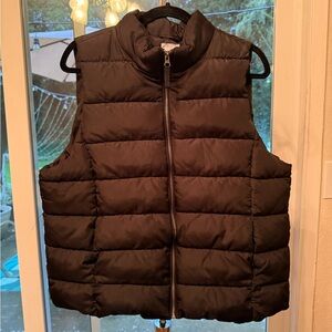 DIP Sz XL Black Puffer Vest